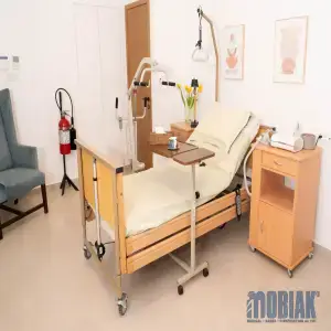 Κομοδίνο Νοσοκομειακό Ξύλινο με Τραπεζάκι – MOBIAK