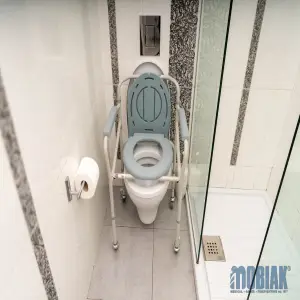 Chaise percée pliante à roulettes 3-en-1, 120 kg | MOBIAK