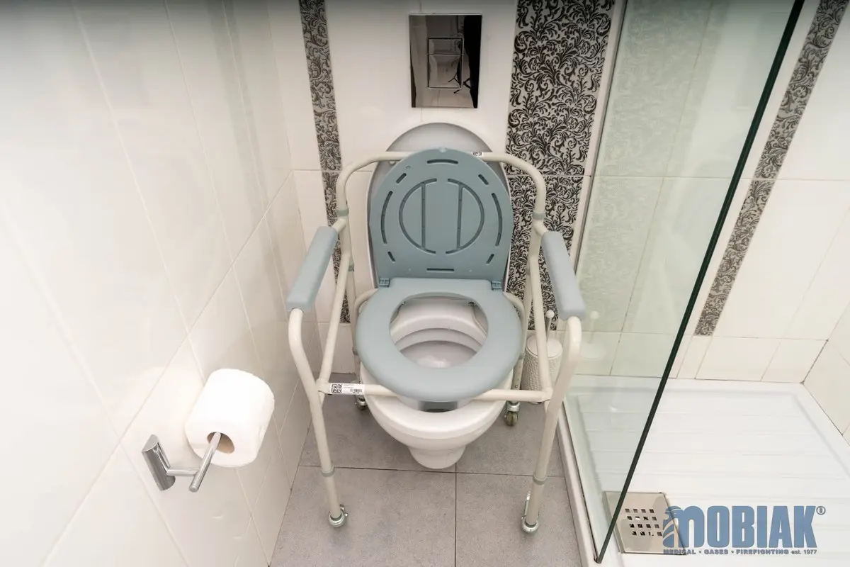 Chaise percée pliante à roulettes 3-en-1, 120 kg | MOBIAK